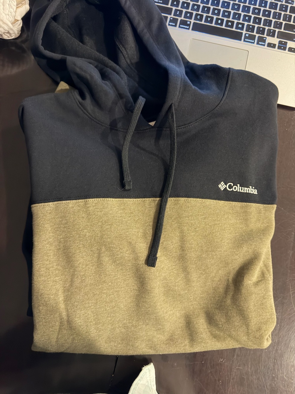 NWT Columbia Colorblock Hoodie in Olive Green and Black